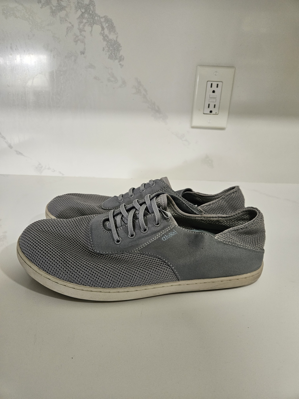 Olukai Men's Gray Mesh Lace-Up Breathable Lightweight Casual Sneakers Size 9.5 M